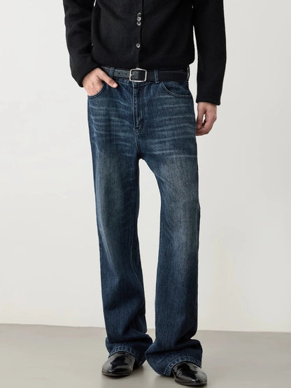CASUAL STRAIGHT-LEG JEANS COLLECTION