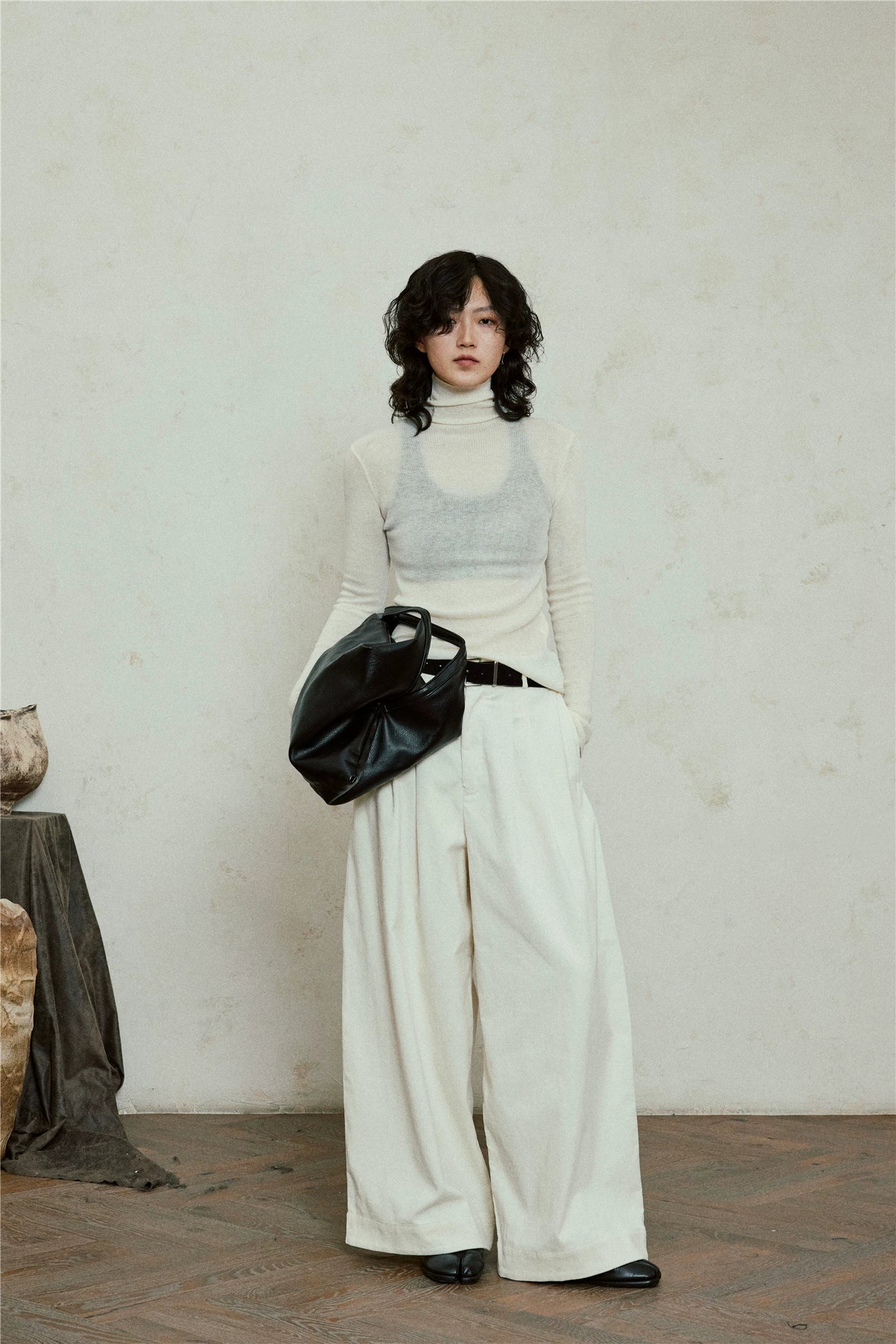 MINIMALIST LARGE TOTE BAG