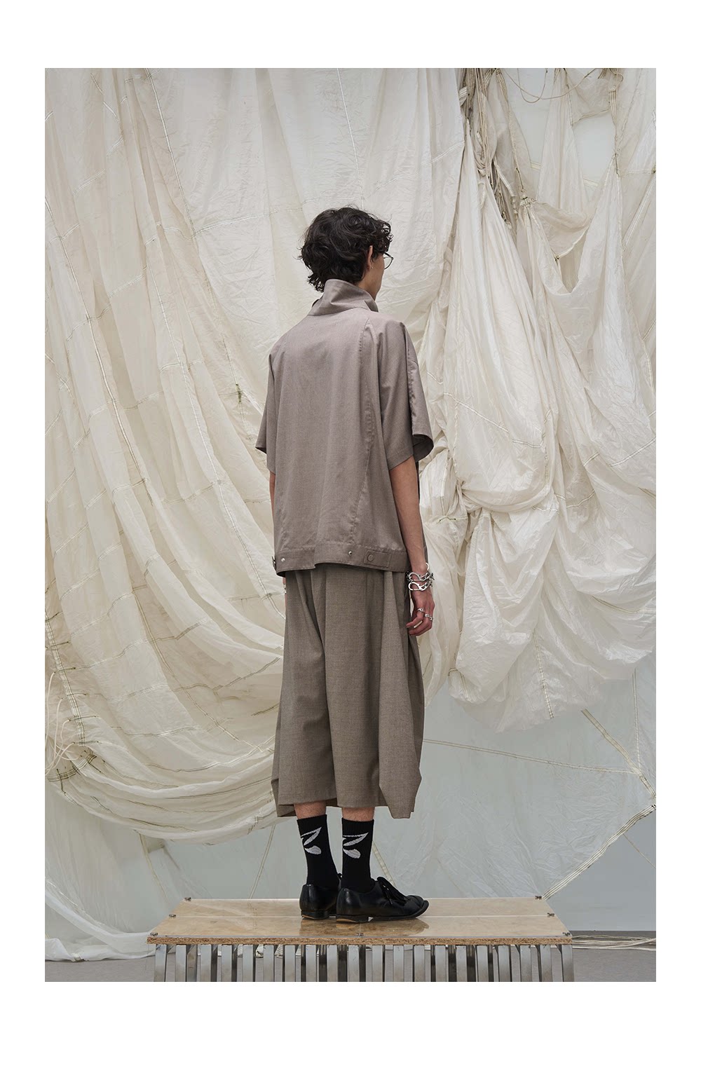 ELEGANT DRAPED PLEATED PANTS