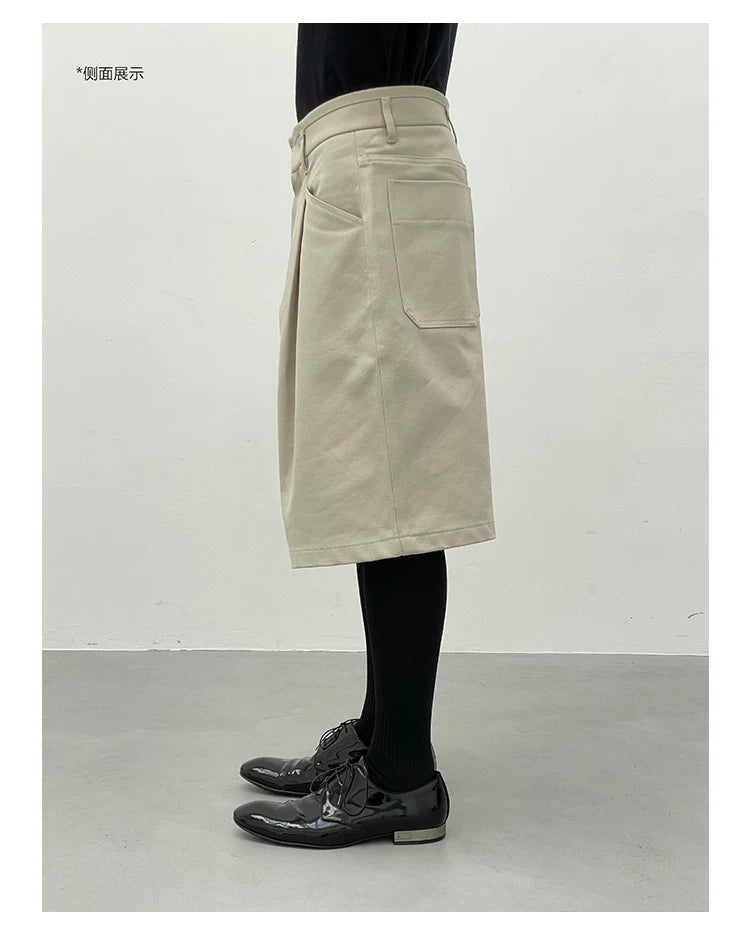 CROPPED KHAKI PLEATED SHORTS