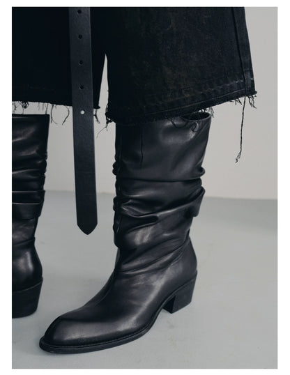 BLACK MUD-DYED DISTRESSED JEANS