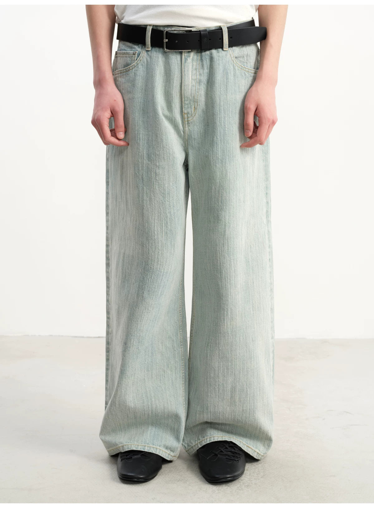 LIGHT BLUE JEANS