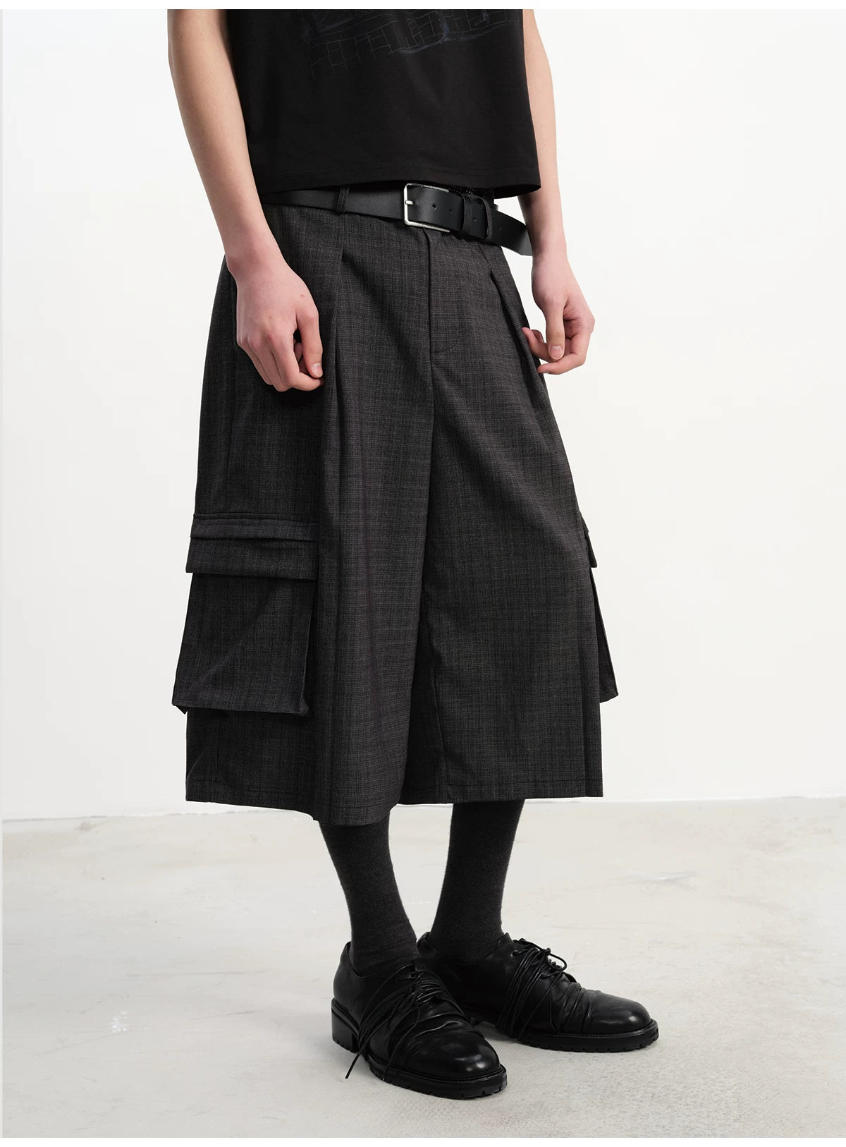 PLAID PLEATED WORK SHORTS