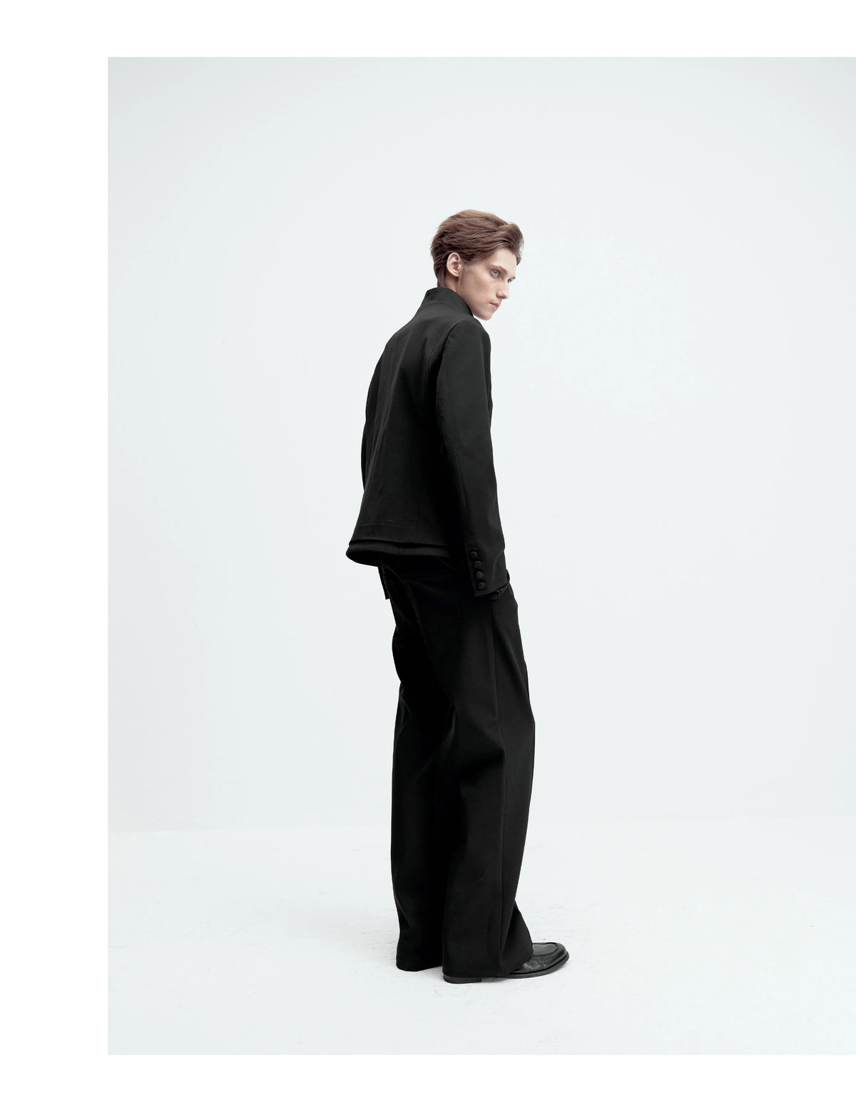 SLIM-FIT DETACHABLE SUIT JACKET