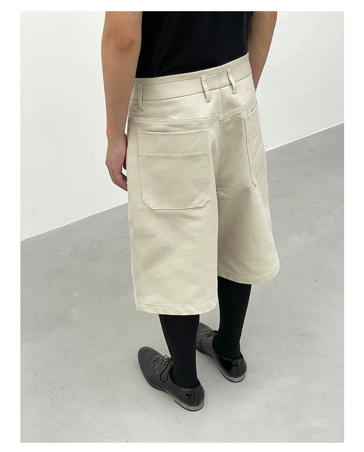 CROPPED KHAKI PLEATED SHORTS
