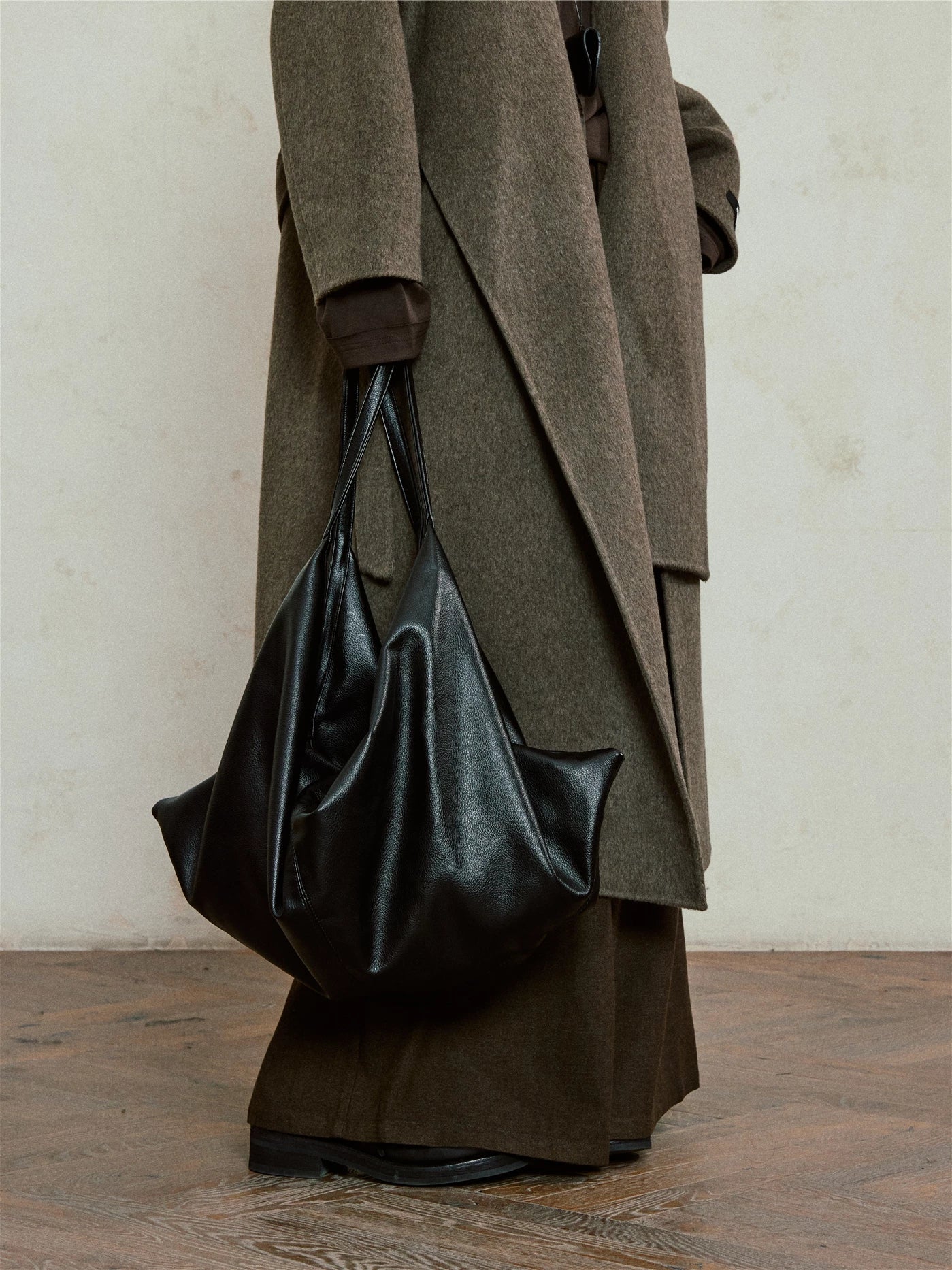 MINIMALIST LARGE TOTE BAG