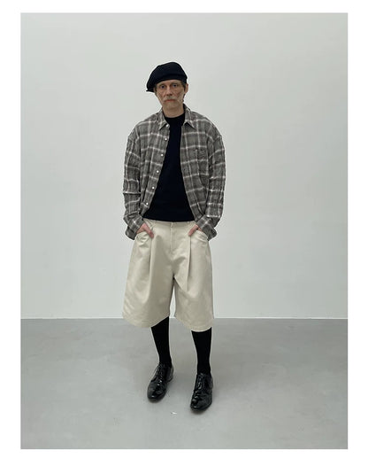 CROPPED KHAKI PLEATED SHORTS