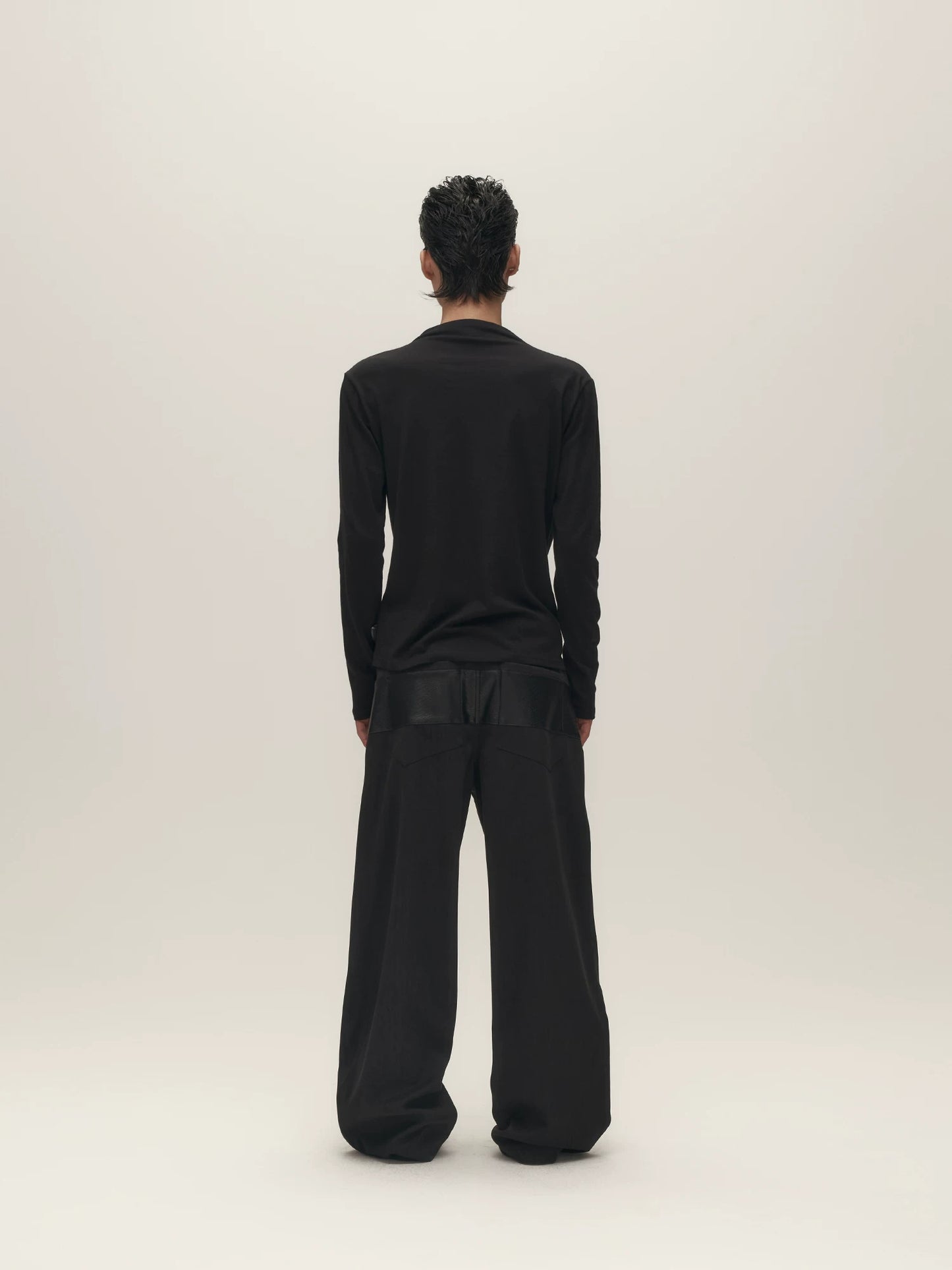 PLEATED HIGH NECK LONG SLEEVE