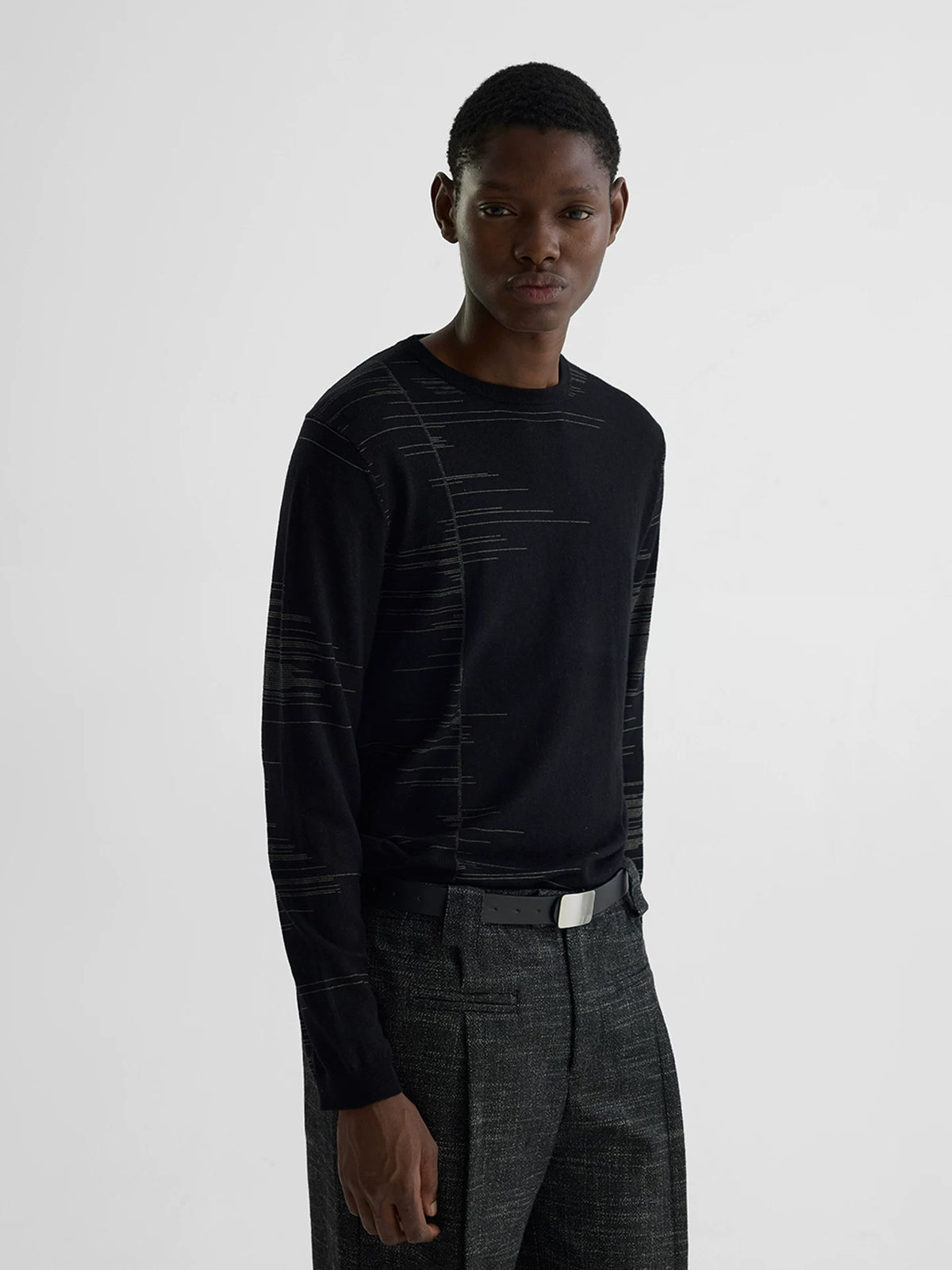 LINE JACQUARD LONG SLEEVE KNIT