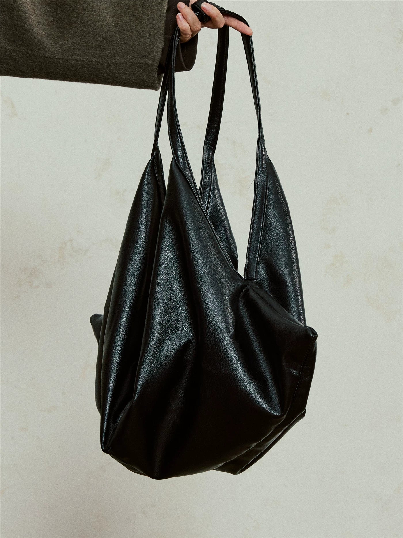 MINIMALIST LARGE TOTE BAG