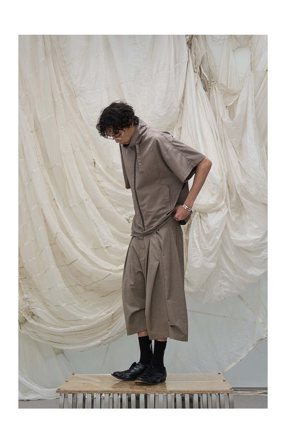 ELEGANT DRAPED PLEATED PANTS