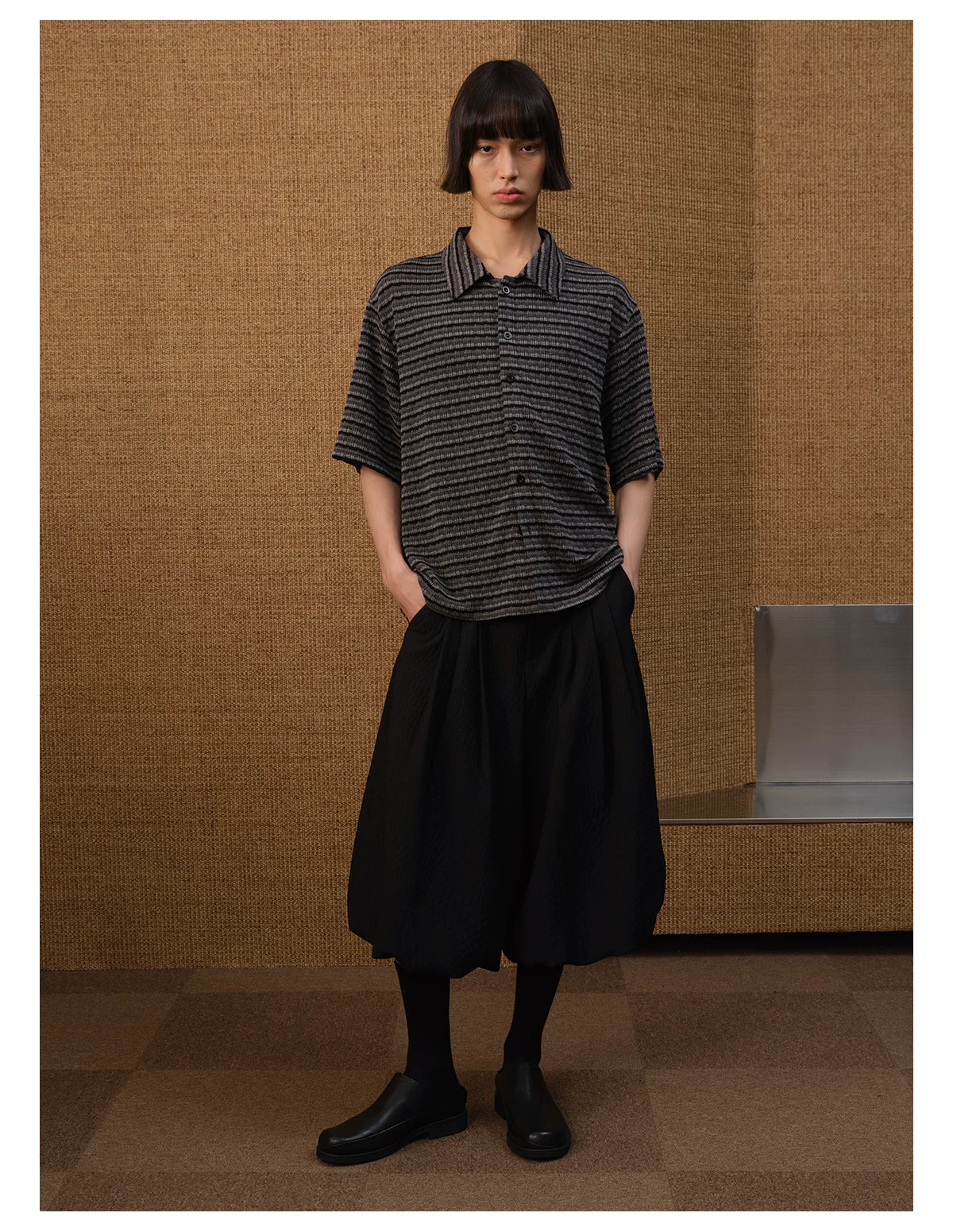 LEAF PATTERNED PLEATED PANTS