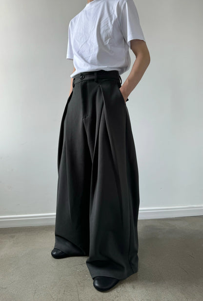 STEREOSCOPIC PLEATED TROUSERS
