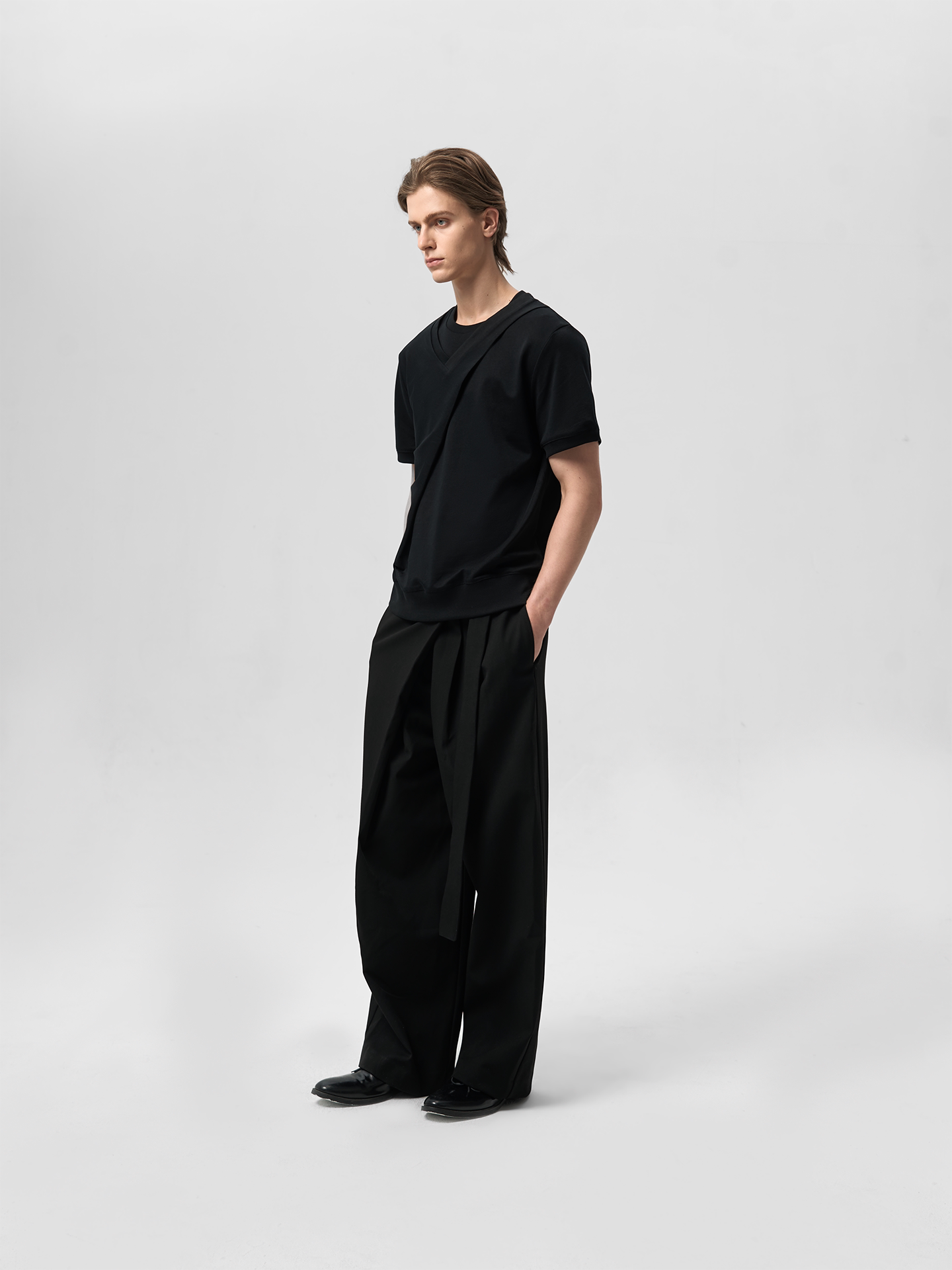 V-NECK DOUBLE LAYER T-SHIRT