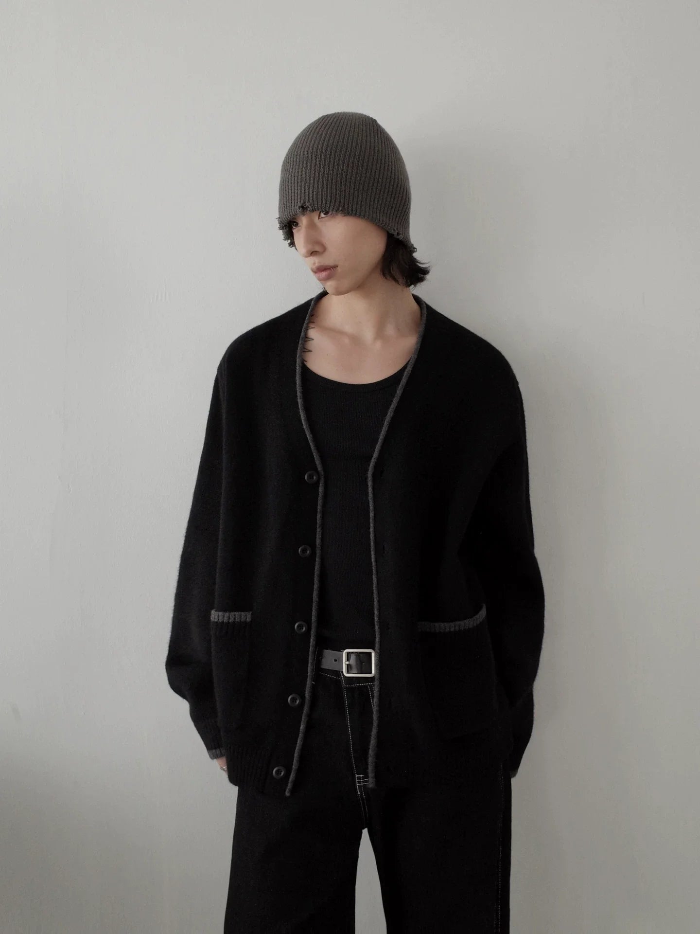 V-NECK KNITTED CARDIGAN
