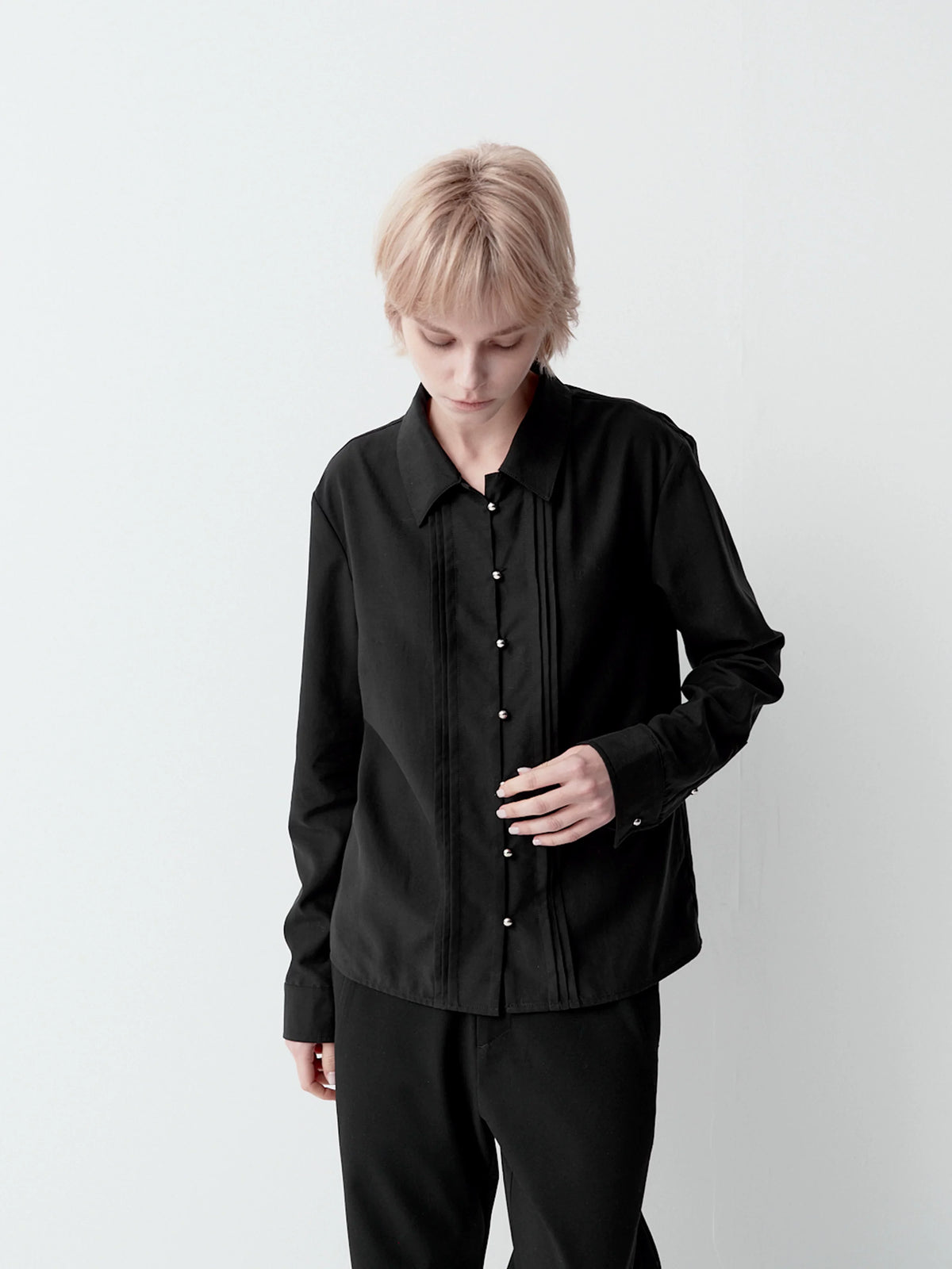 PLEATED LINEN BUTTON-UP SHIRT