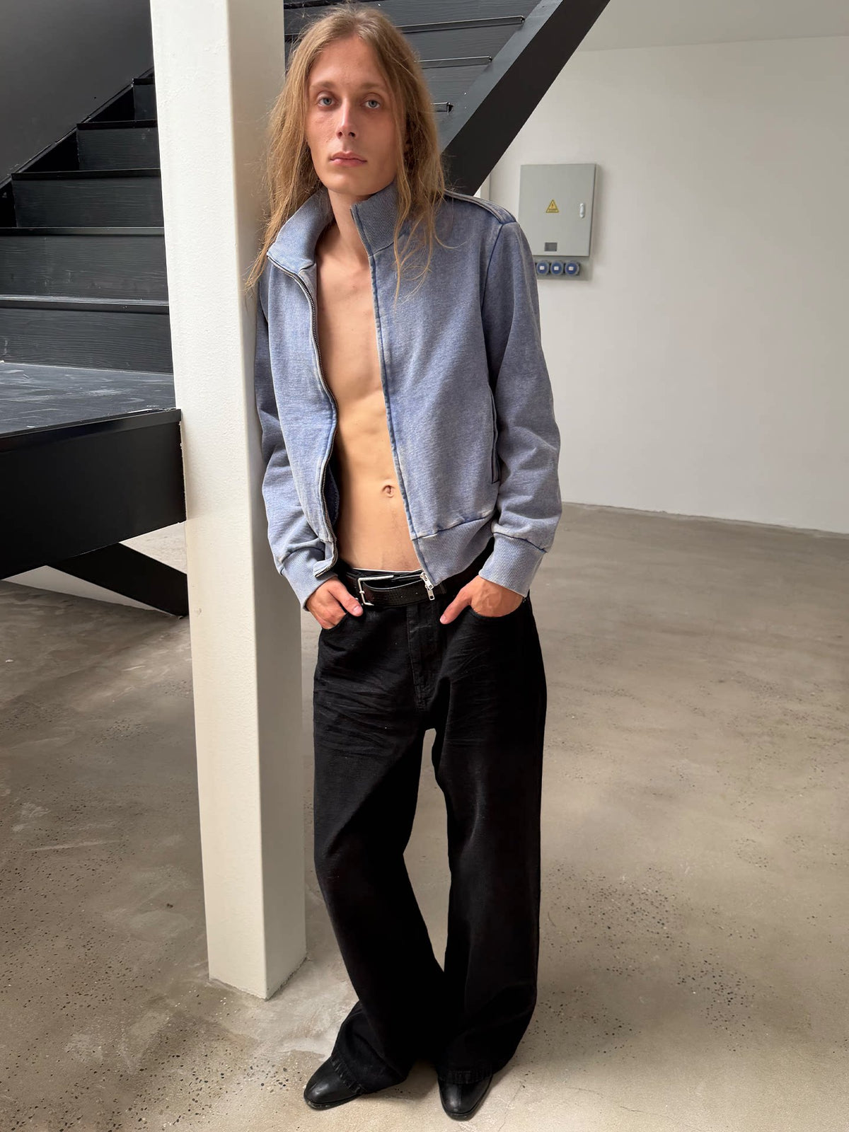CREASED WAXED BLACK JEANS