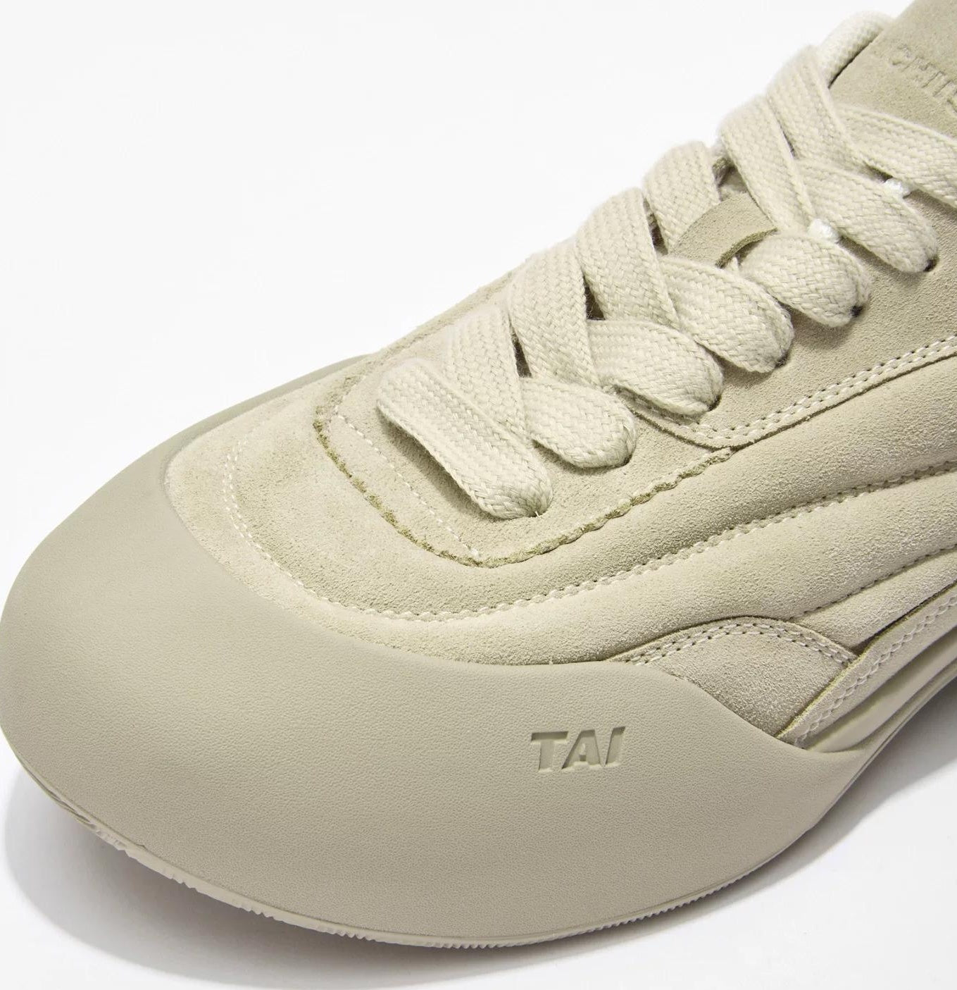 HEIGHT-BOOSTING CASUAL SNEAKERS
