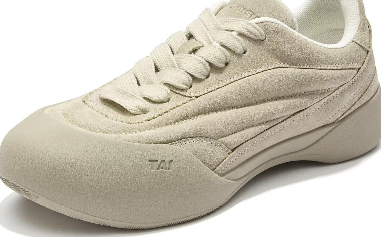 HEIGHT-BOOSTING CASUAL SNEAKERS