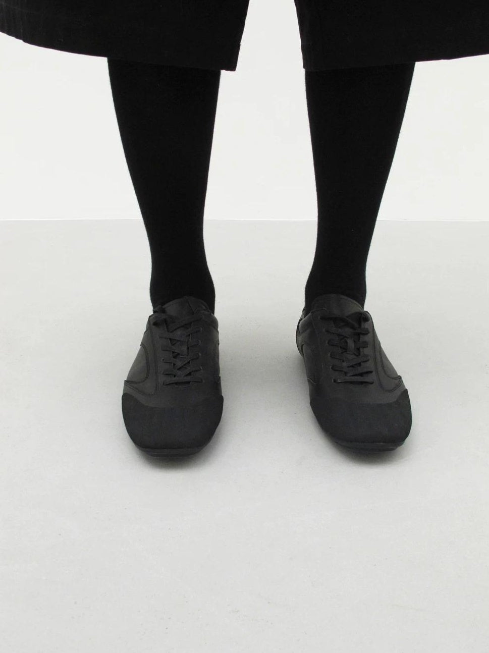 SOFT LEATHER TRAINING SHOES